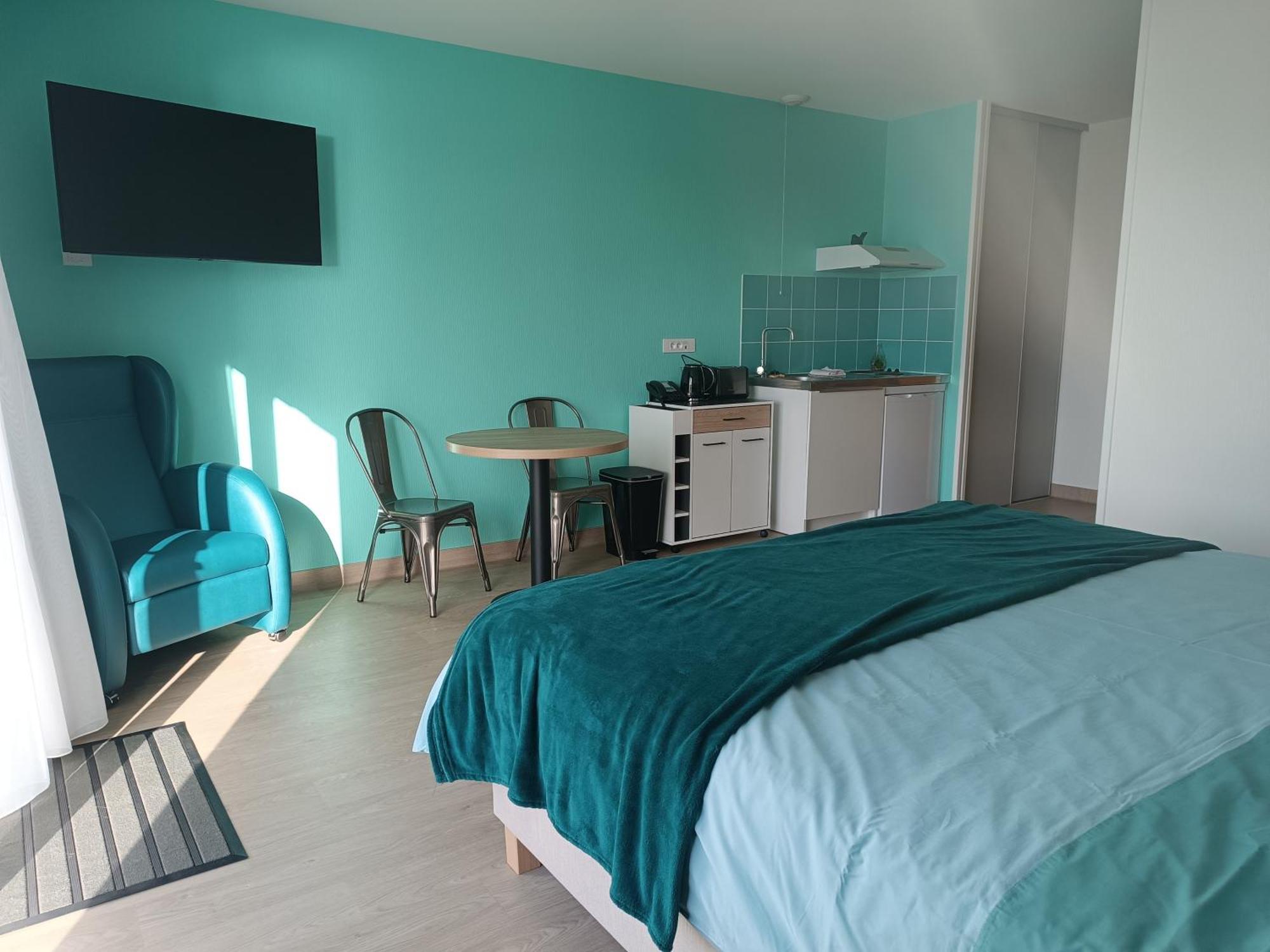 Relais Les Rives Du Lac Coulonges-sur-Sarthe Экстерьер фото