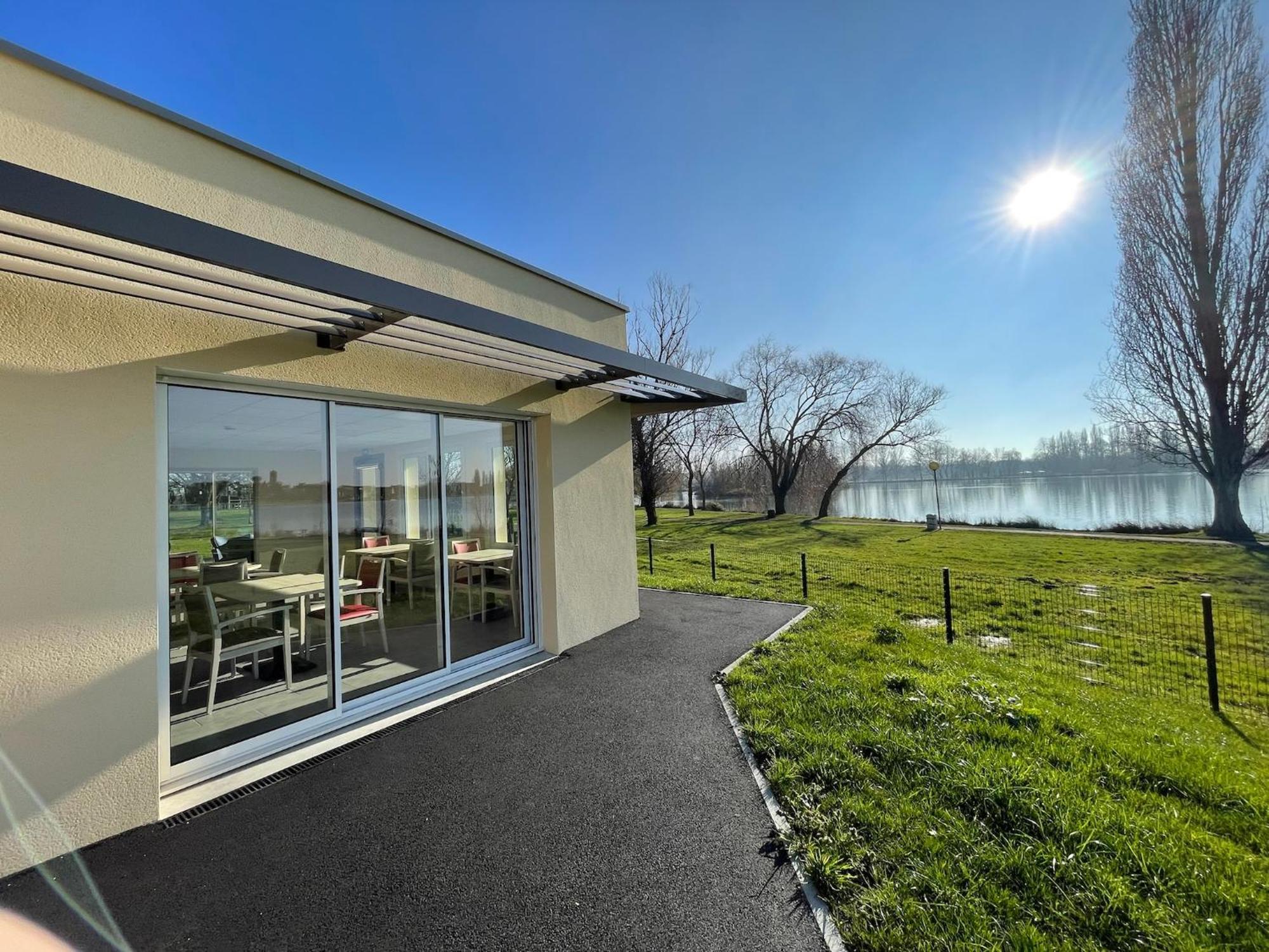 Relais Les Rives Du Lac Coulonges-sur-Sarthe Экстерьер фото